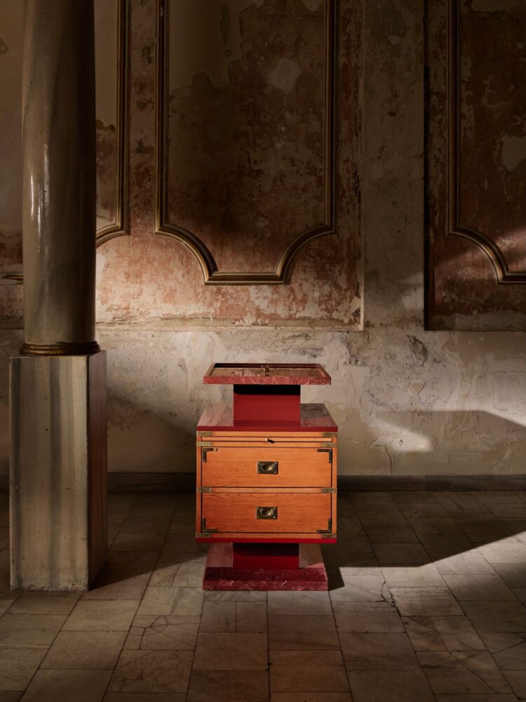 Imperial stand - Galerie Negropontes