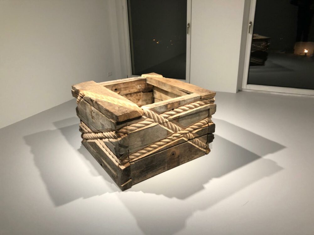 Anthropomirrored - Galerie Negropontes