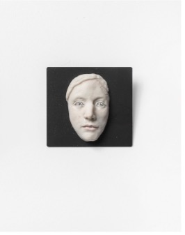 Camée blanc sur fond noir - Galerie Negropontes